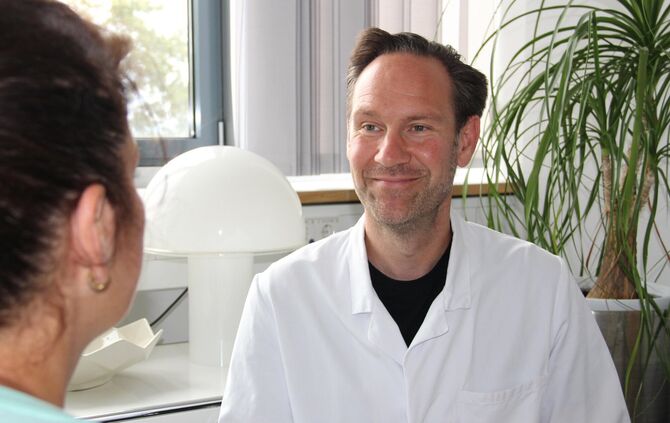 Professor Dr. med. Jörg Latus, Rober-Bosch-Krankenhaus, Chefarzt der Nephrologie, forscht seit vielen Jahren rund um das Hantavi