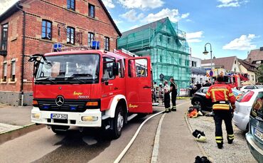 Die Feuerwehr löschte das Feuer schnell, verhinderte dessen weitere Ausbreitung.