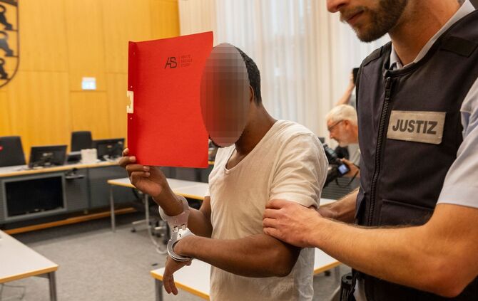 Prozess nach Messerangriff in Einkaufszentrum