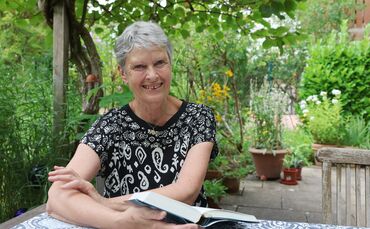Dietlinde Kern - die Frau der sanften Töne ist im Herzen eine Kämpferin für Frauenrechte. Und das an der Basis der katholischen 