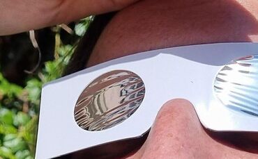 Nie ohne dieses besondere Accessoire in die Sonne gucken – auch nicht bei der Sonnenfinsternis!