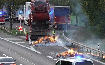 Die Feuerwehr Remshalden war am Freitagmorgen (14.08.) auf der B29 im Einsatz.