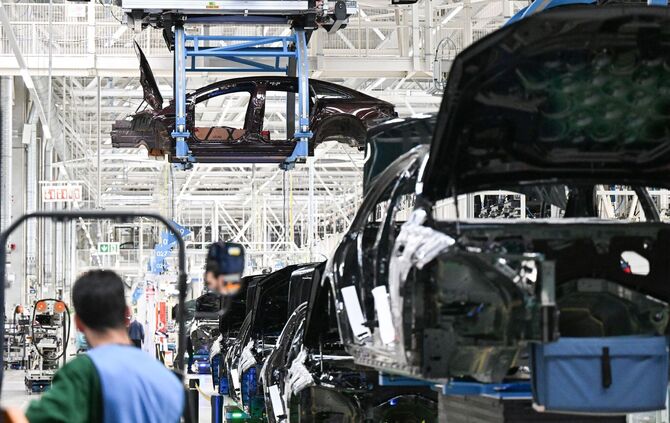 Mercedes-Benz Factory 56