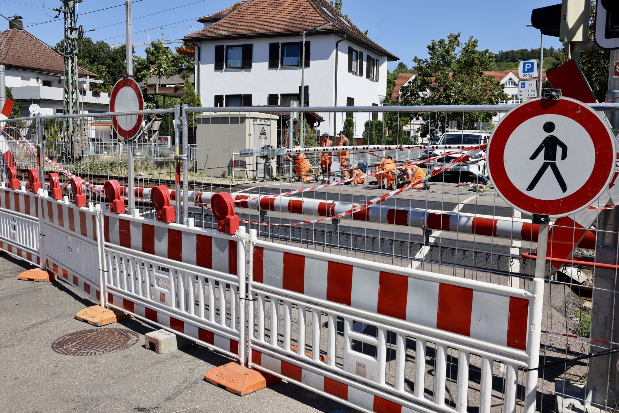 Das ging schnell: Bahnübergang Brückenstraße in Plüderhausen wird ...