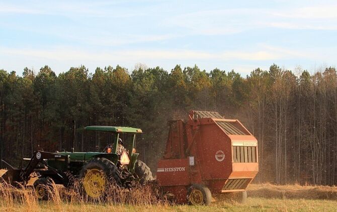 Traktor Strohballen Ballenpresse