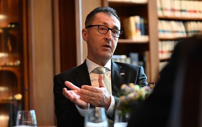 Özdemir ist erst seit ein paar Monaten Ministerpräsident. (Archivbild)