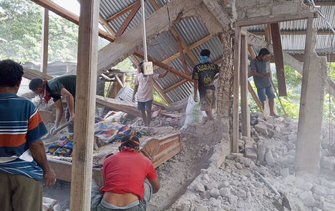 Erdbeben vor der Küste Indonesiens