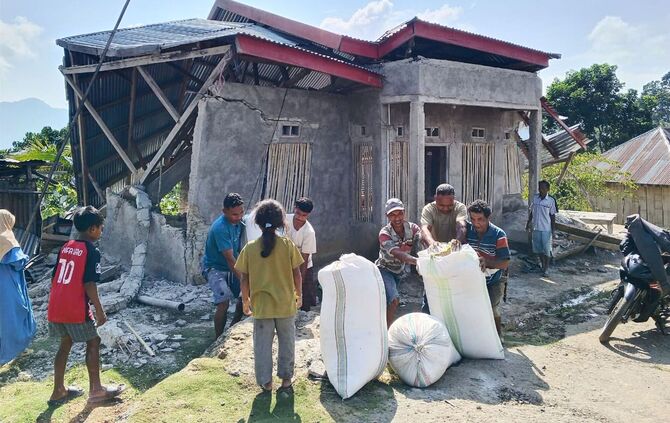 Erdbeben vor der Küste Indonesiens