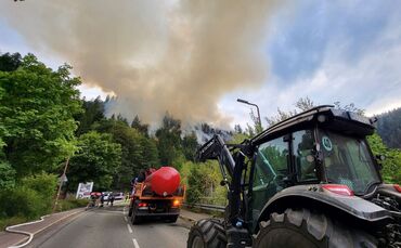 Großeinsatz bei Waldbrand bei Schramberg