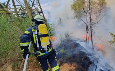Großeinsatz bei Waldbrand bei Schramberg