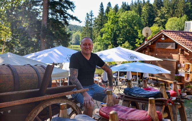 Heiko Engele hat den ehemaligen Kiosk mit Seeblick im April übernommen: Der erfahrene Gastronom hat eine kleine Oase geschaffen,