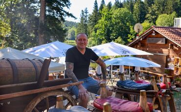 Heiko Engele hat den ehemaligen Kiosk mit Seeblick im April übernommen: Der erfahrene Gastronom hat eine kleine Oase geschaffen,