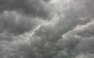 Ein Gewitter ist im Anmarsch (Symbolbild).