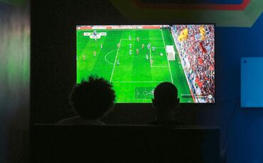 Rund um die Uhr, überall auf der Welt, unzählige Sportarten: Die ständige Möglichkeit zum Wetten birgt ein hohes Suchtpotenzial 