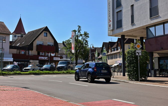 In der Einkaufsstraße von Weinstadt-Endersbach soll es zu einer Fahrerflucht gekommen sein, weshalb ein 38-Jähriger vor Gericht