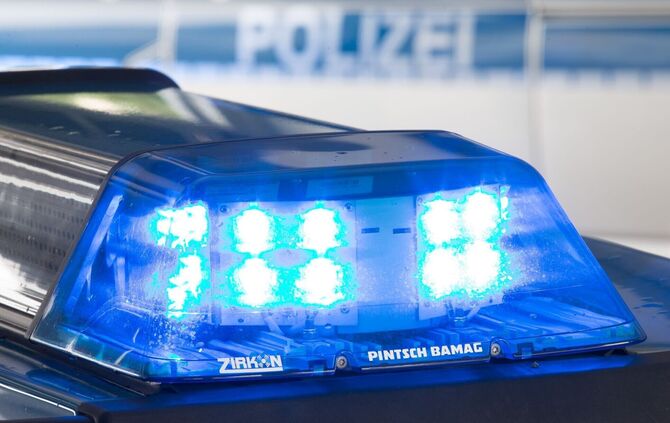Die Polizei sucht Zeuginnen und Zeugen. (Symbolbild)
