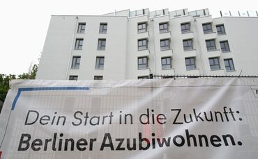 Eine eigene Wohnung ist für Azubis oft nicht drin. (Archivbild)