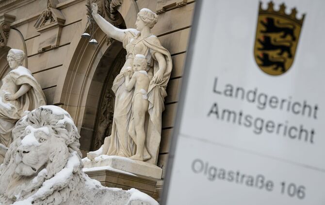 Den Angeklagten wird mittäterschaftlicher versuchter Mord vorgeworfen. (Symbolbild)