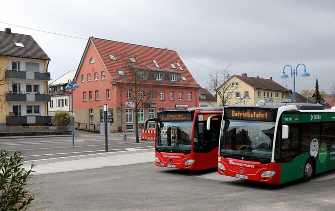 In einem Bus, der am ZOB Winnenden hielt, hat ein Berglener sich mit gefährlicher Körperverletzung strafbar gemacht (Symbolfoto)