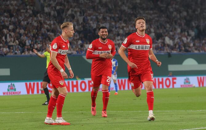 VfB-Stürmer Dzenan Pejcinovic (rechts im Bild) erzielte gegen Hansa Rostock zwei Tore.