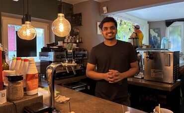 Rahulan Vijayakumar ist neuer Inhaber vom Eiscafé beim Hochwachtturm in Waiblingen.