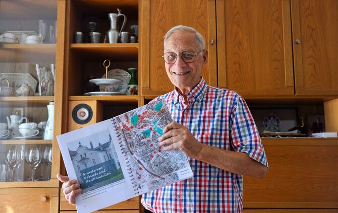 Der 86-jährige Volker Gaiser hat jahrelang zur Architektur in Schorndorf recherchiert.