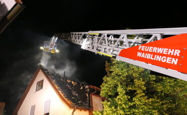 Brand in Strümpfelbach am Pfingstwochenende 2026 forderte unzählige Wehren, darunter auch die Waiblinger Feuerwehrleute.