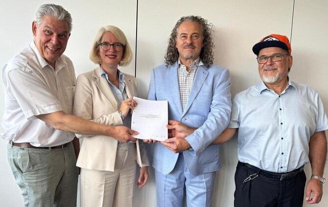 Die Geschäftsführer von ZVW und BKZ: Ullrich Villinger, Ruth Betz, Peter Janus und Uwe Freitag.