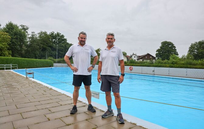 Sascha Kupfer und Stefan Trojanus sind die Bademeister im Urbacher Freibad.