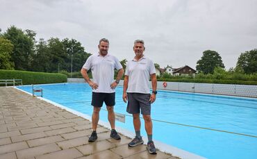 Sascha Kupfer und Stefan Trojanus sind die Bademeister im Urbacher Freibad.