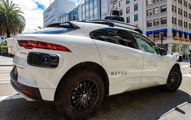 Robotaxis der Google-Schwesterfirma Waymo sollen 2027 in München fahren. (Archivbild)