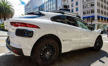 Robotaxis der Google-Schwesterfirma Waymo sollen 2027 in München fahren. (Archivbild)