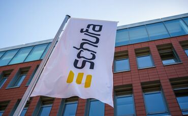 Die Schufa betreibt eine Sammlung historischer Finanzdaten von Millionen Verbraucherinnen und Verbrauchern. (Archivbild)