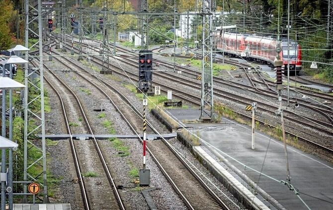 Aufgrund von Datenausfällen kam es zu Einschränkungen im Bahnverkehr.