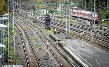 Aufgrund von Datenausfällen kam es zu Einschränkungen im Bahnverkehr.