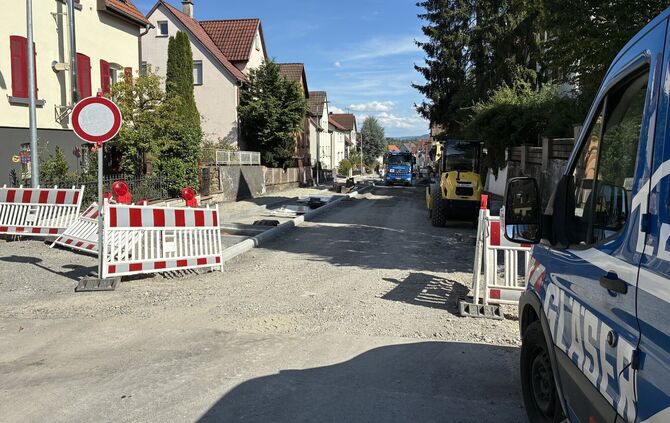 Die Baustelle mit Vollsperrung in der Schmidener Straße am 26. August.