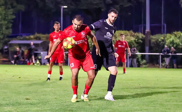 Auf die Dienste von Torjäger Haris Gudzevic (in Rot) wird der TV Oeffingen in Weinstadt wieder angewiesen sein. Die SG Schorndor