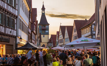 Vom 28. bis 31. August verwandelt sich der Winnender Marktplatz bereits zum 25. Mal in einen Treffpunkt für Weinliebhaberinnen u