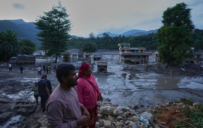 Sturzflut in  Nepal