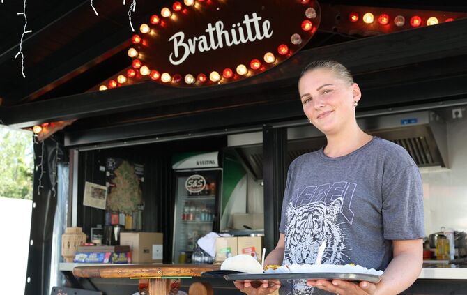 Lisa-Marie Gruber betreibt die Brathütte in Althütte jetzt seit drei Jahren.