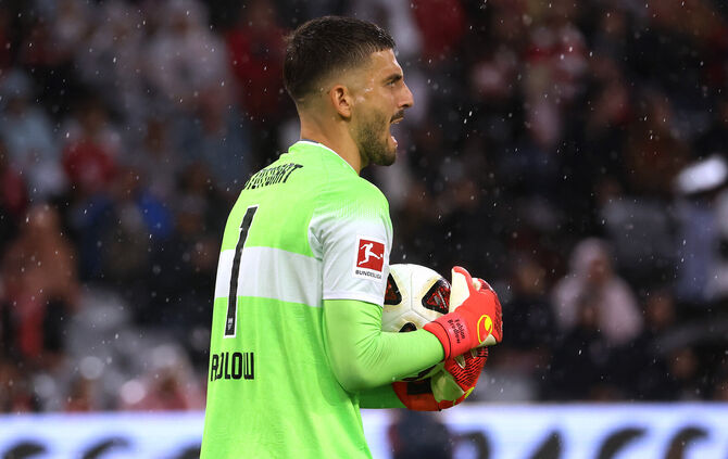 1,5 trotz 1:5 – bockstarker Auftritt von VfB-Keeper Fabian Bredlow beim FC Bayern München.