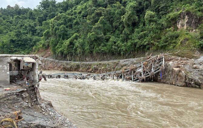 Sturzflut im Himalaya - Nepal