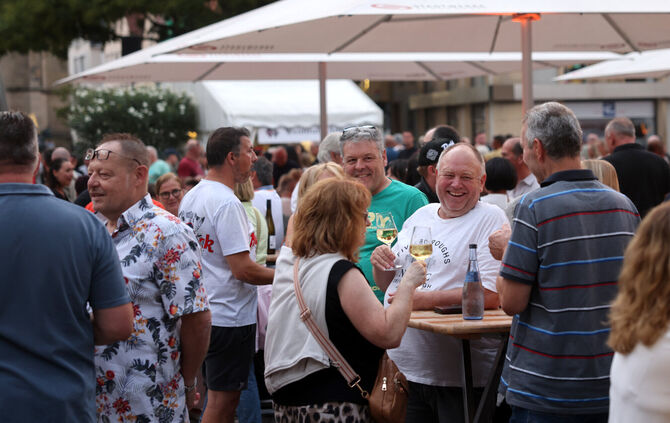 Sehr zum Wohl! Bei den Weintagen in Schorndorf ist Weißwein die Nummer eins, gefolgt von Rosé und etwas Rotwein.