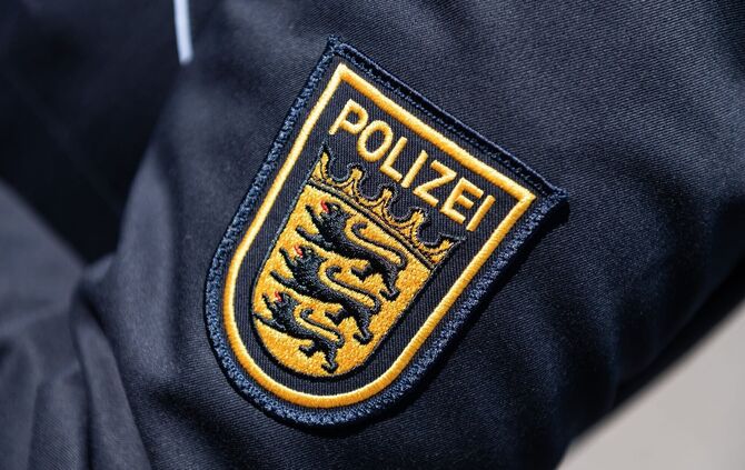 Mehrere Notrufe gehen bei der Polizei ein. (Symbolbild)