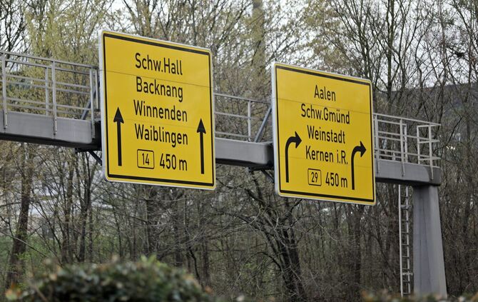 Beim Teiler von B14 und B29 bei Waiblingen soll einer den anderen erst bei 100 km/h rechts überholt und dann gezielt ausgebremst