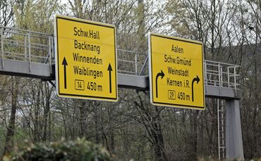 Beim Teiler von B14 und B29 bei Waiblingen soll einer den anderen erst bei 100 km/h rechts überholt und dann gezielt ausgebremst