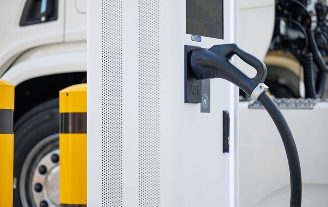 Megawatt-Ladepark für E-Lastkraftwagen