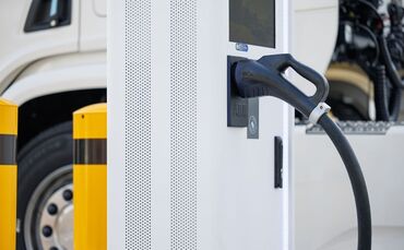 Megawatt-Ladepark für E-Lastkraftwagen