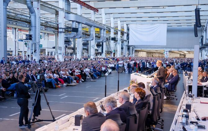 Betriebsversammlung bei VW in Wolfsburg