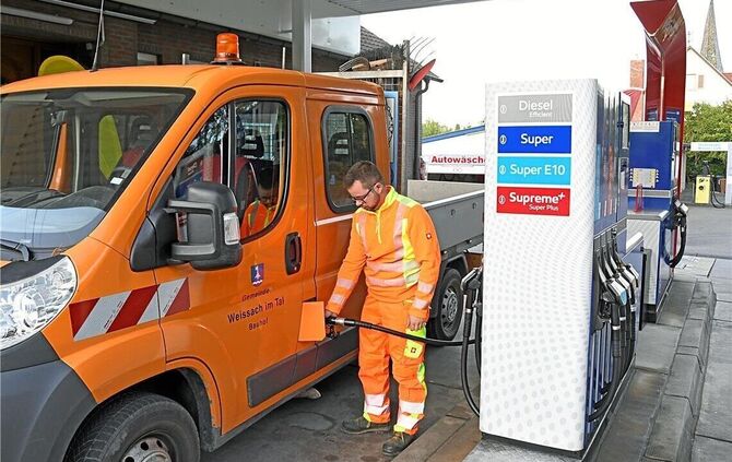 Die Fahrzeuge des Weissacher Bauhofs werden aktuell noch in Unterweissach betankt. In naher Zukunft soll es auf dem Bauhofgeländ
